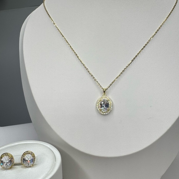 Elegant 18K Gold and Sterling Silver Necklace & Earring Set - Picture 2 of 9